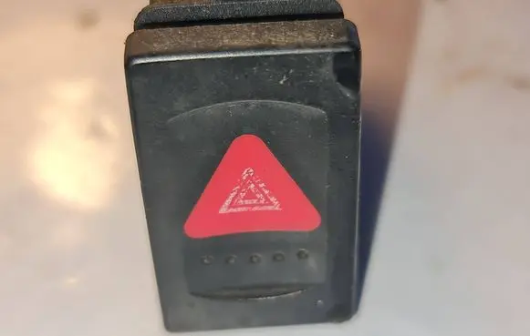 Volkswagen Golf IV Hazard light switch 3B0953235B
