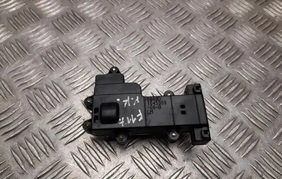 Tesla Model X Door control unit/module 104535300B