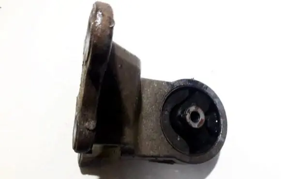 Mitsubishi Grandis Engine mount bracket mn103097