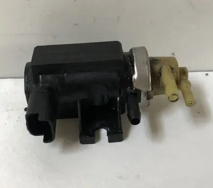 Citroen DS3 Turbo solenoid valve 70163302 9672875080