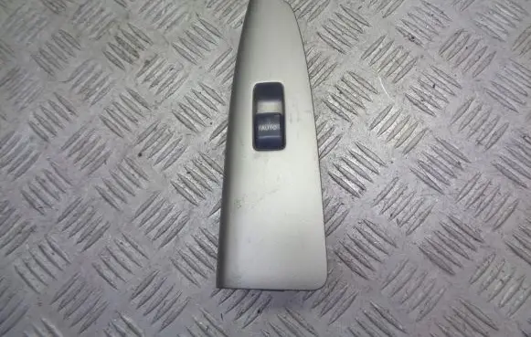 Toyota Corolla E120 E130 Quarter vent window switch 74231-13110