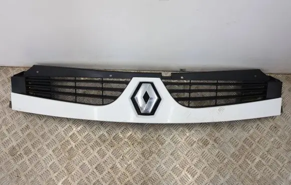 Renault Master II Front grill 8200426365
