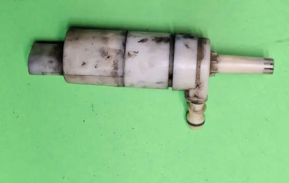 Mercedes-Benz ML W163 Windscreen/windshield washer pump 