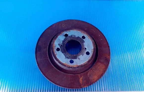 Toyota Avensis T270 Rear brake disc