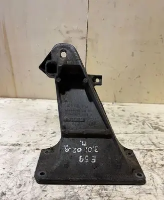 BMW 5 E39 Engine mounting bracket 6753362 22116753362