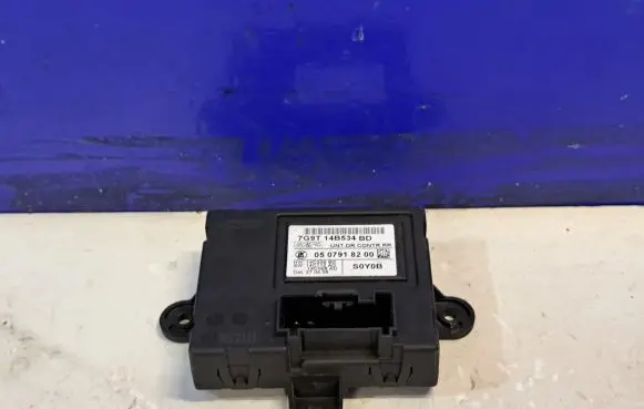 Jaguar XF X250 Door control unit/module 7G9T14B534BD 0507918200