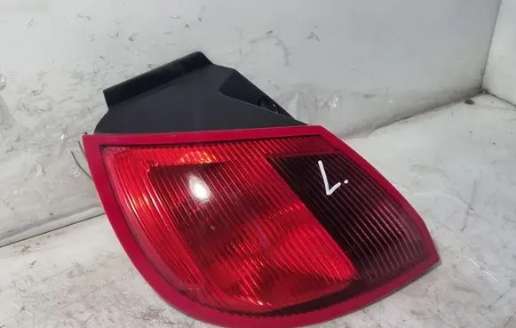 Mitsubishi Colt Rear/tail lights MR957365 27850102