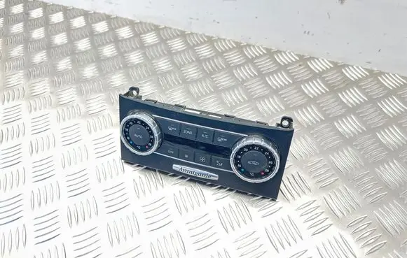 Mercedes-Benz C W204 Climate control unit A2049001007 W261002