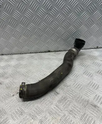 Coolant pipe/hose