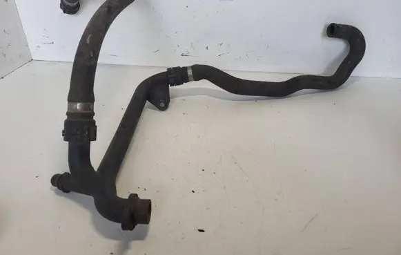 BMW 5 E39 Engine coolant pipe/hose 2247154