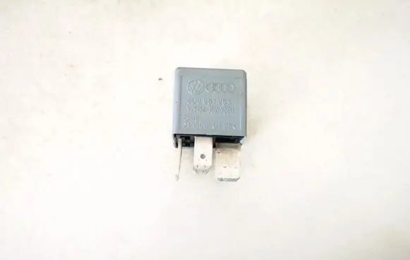 Volkswagen PASSAT B5 Other relay 8d0951253 v23134-j52-x300