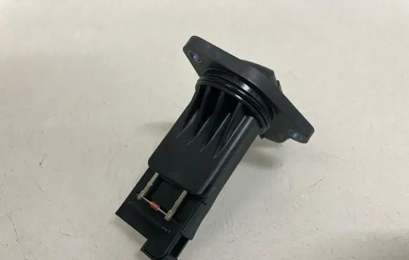 Mazda CX-3 Mass air flow meter PE0113215 E5T62271 K62667608