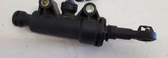 Peugeot 807 Clutch master cylinder 24468555