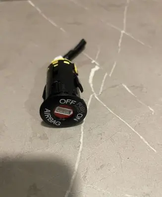 Honda HR-V Passenger airbag on/off switch 180118
