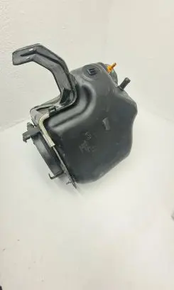 BMW X5 F15 AdBlue liquid reservoir 1028117