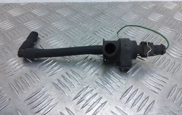 Volvo XC70 Turbo solenoid valve 31104896 1997348