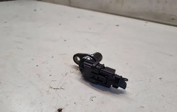 Mercedes-Benz CLS C219 Camshaft position sensor A0041539628