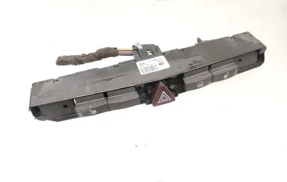 Opel Astra H Hazard light switch 13100109
