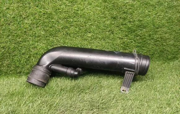 Volkswagen Jetta VI Intercooler hose/pipe 5C0129654 5C0129656