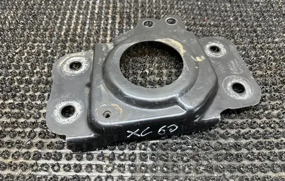Other engine bay part