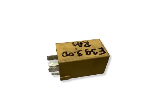 BMW 5 E39 Window control relay 61368384505