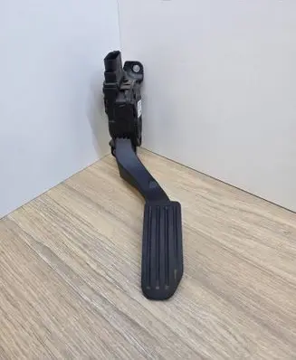 Volvo V70 Accelerator throttle pedal 6G929F836DD 6PV00922003
