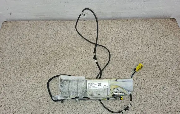 Volkswagen Jetta VI Seat airbag 5C0880241 071723020 55041543
