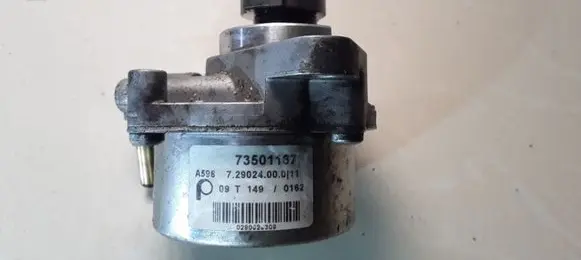 Opel Corsa D Vacuum pump 73501167