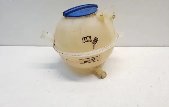 Volkswagen PASSAT B7 USA Coolant expansion tank/reservoir 5C0121407A