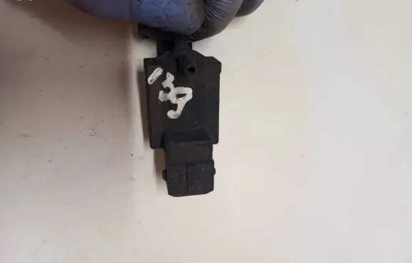 Volvo XC90 Turbo solenoid valve 30611668 72224010 02T345