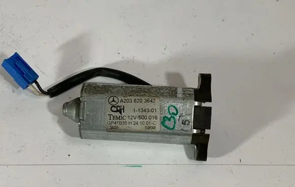 Mercedes-Benz C W203 Seat adjustment motor A2038203642