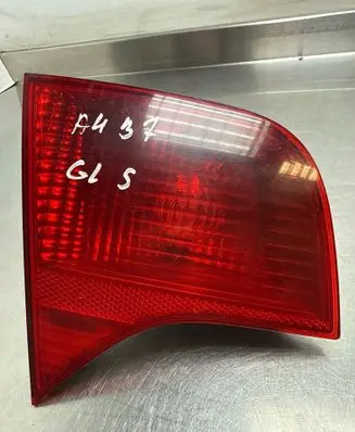 Tailgate rear/tail lights