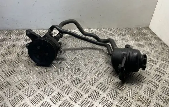 BMW 3 E92 E93 Power steering pump 7564503 7582947
