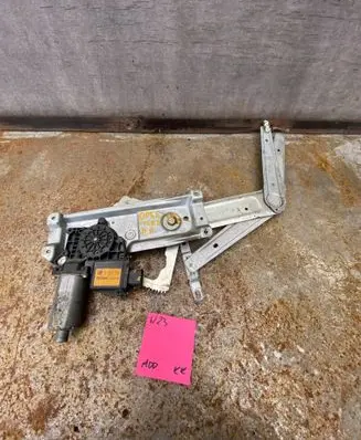 Opel Tigra A Front door electric window regulator 90534566 111168XXX