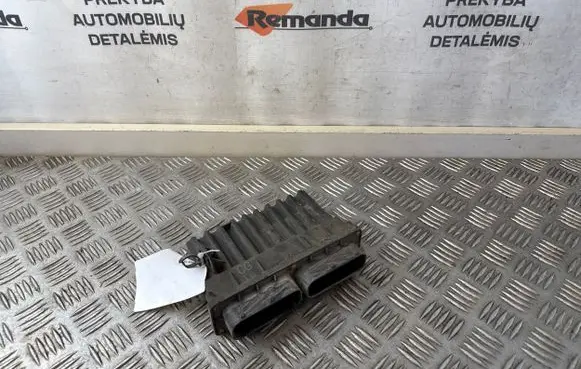 Opel Zafira A Fan control module 24410128