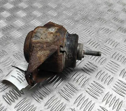 Land Rover Defender Engine mount bracket KKB102602