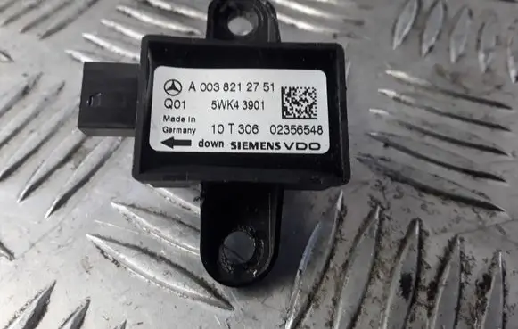Mercedes-Benz ML W164 Airbag deployment crash/impact sensor A0038212751