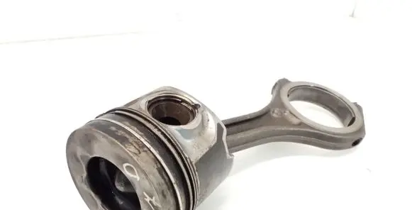 Audi A4 S4 B7 8E 8H Piston with connecting rod