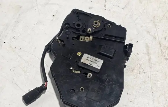 Volkswagen Transporter - Caravelle T5 Sliding door lock 7H0827201M 01072473000 3465