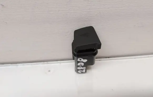 Chevrolet Captiva Seat belt warning relay 202010075