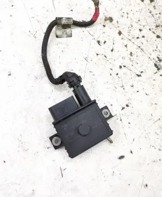 BMW 1 E81 E87 Glow plug pre-heat relay 779800003 0003837984 522120102