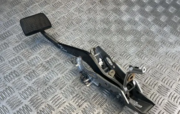 Toyota Avensis T270 Brake pedal 