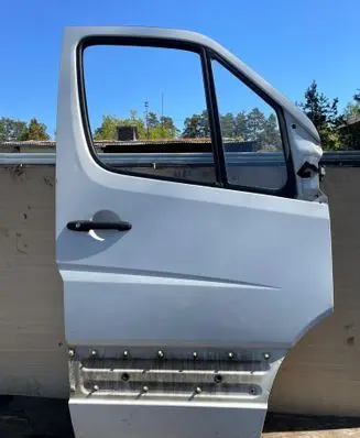 Mercedes-Benz Sprinter W906 Front door