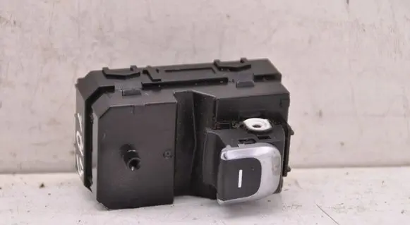 KIA Sportage Electric window control switch 93590D9100