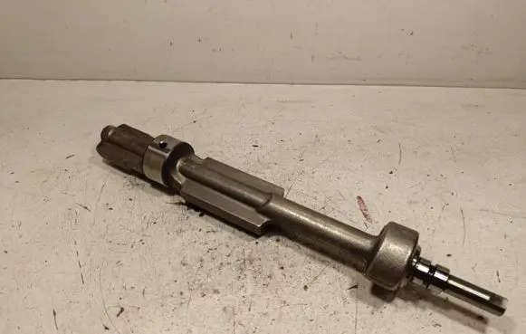 Mitsubishi L200 Oil pump balance shaft 