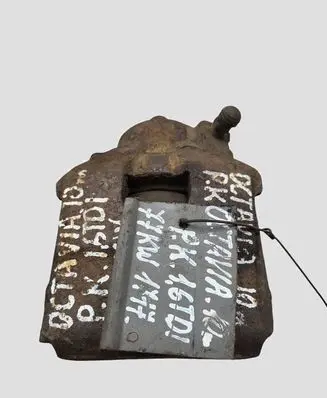 Skoda Octavia Mk2 (1Z) Front brake caliper