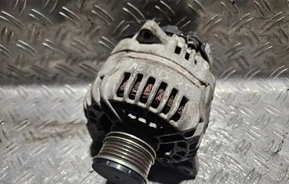 Renault Modus Generator/alternator 7711368103