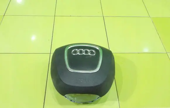 Audi Q7 4L Steering wheel airbag 4L0880201K