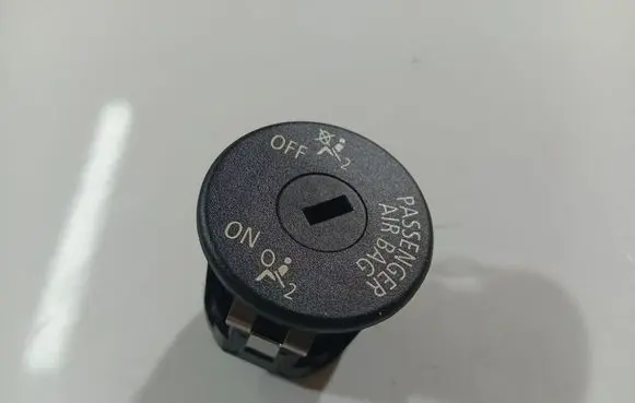 Mini One - Cooper Coupe R56 Passenger airbag on/off switch 919688601