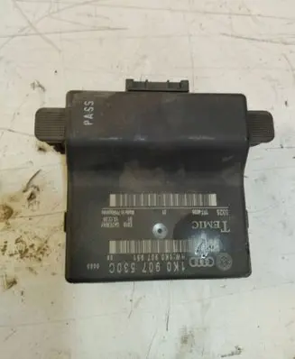 Volkswagen Touran I Gateway control module 1K0907530C 1K0907951